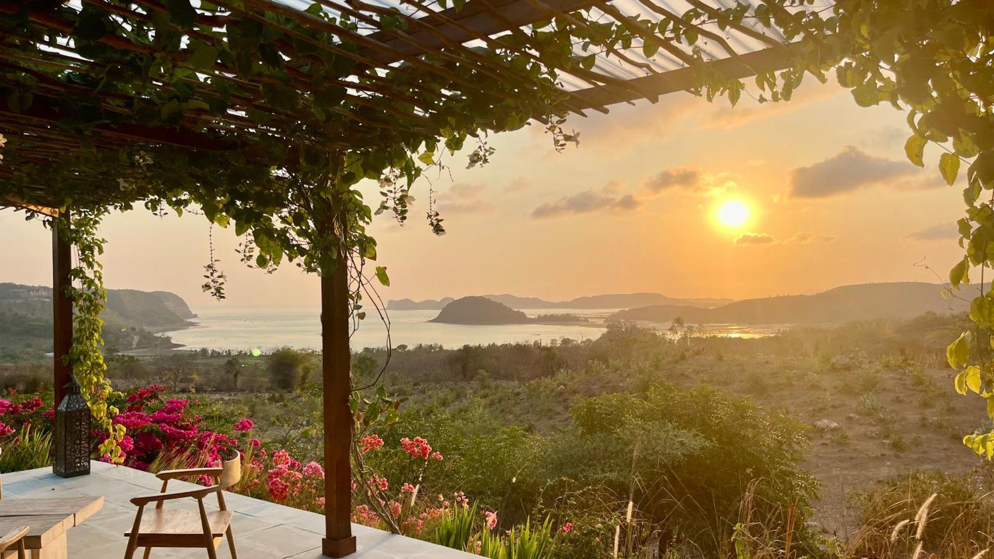 Отель Lobster Bay Lombok Awang Экстерьер фото