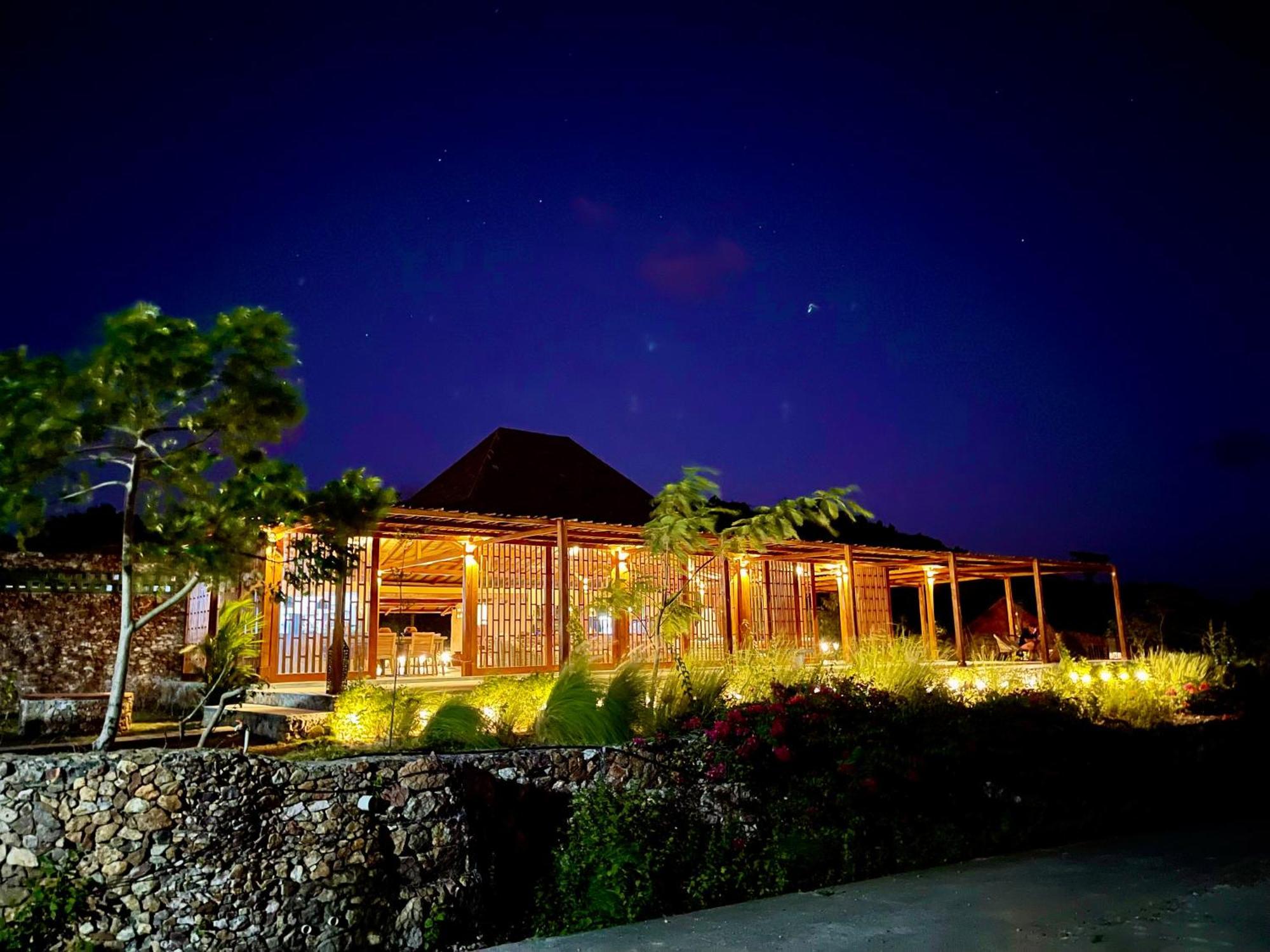 Отель Lobster Bay Lombok Awang Экстерьер фото